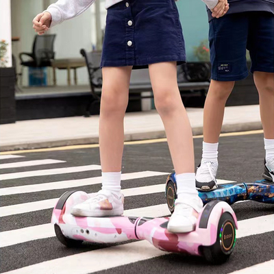 소녀 음악 연주 모든 지형 호버보드 로 카트 전자 스마트 타입과 최대 속도 30km/h