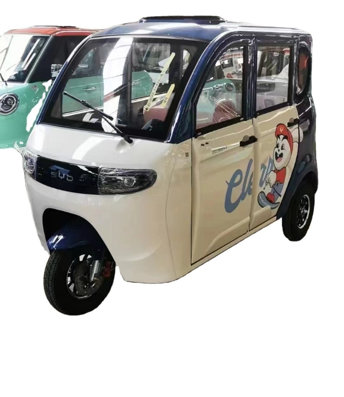 넓은 디자인 및 등급 능력 15-20° 1000W 노인용 폐쇄 전기 3륜자동차